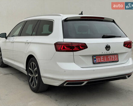 Белый Фольксваген Пассат, объемом двигателя 2 л и пробегом 196 тыс. км за 24999 $, фото 6 на Automoto.ua