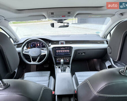 Белый Фольксваген Пассат, объемом двигателя 2 л и пробегом 205 тыс. км за 27500 $, фото 152 на Automoto.ua