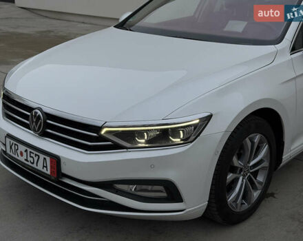 Білий Фольксваген Пассат, об'ємом двигуна 2 л та пробігом 156 тис. км за 26999 $, фото 3 на Automoto.ua