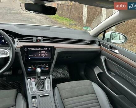 Белый Фольксваген Пассат, объемом двигателя 1.97 л и пробегом 215 тыс. км за 24500 $, фото 31 на Automoto.ua