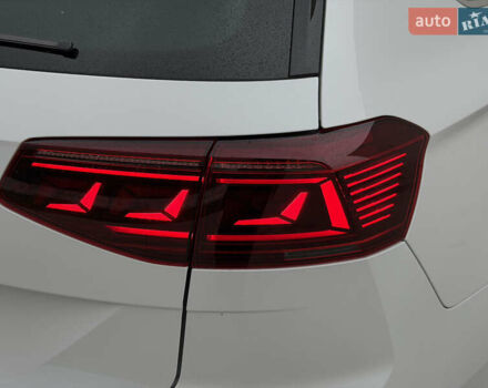 Белый Фольксваген Пассат, объемом двигателя 2 л и пробегом 196 тыс. км за 24999 $, фото 9 на Automoto.ua