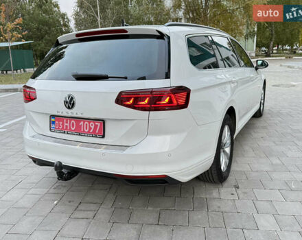 Белый Фольксваген Пассат, объемом двигателя 2 л и пробегом 205 тыс. км за 27500 $, фото 175 на Automoto.ua