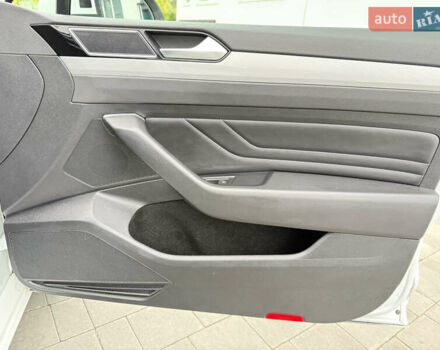 Белый Фольксваген Пассат, объемом двигателя 2 л и пробегом 205 тыс. км за 27500 $, фото 115 на Automoto.ua