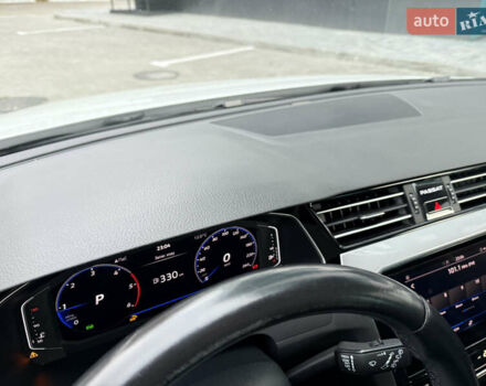 Белый Фольксваген Пассат, объемом двигателя 2 л и пробегом 205 тыс. км за 27500 $, фото 138 на Automoto.ua