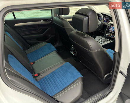 Белый Фольксваген Пассат, объемом двигателя 2 л и пробегом 196 тыс. км за 24999 $, фото 32 на Automoto.ua