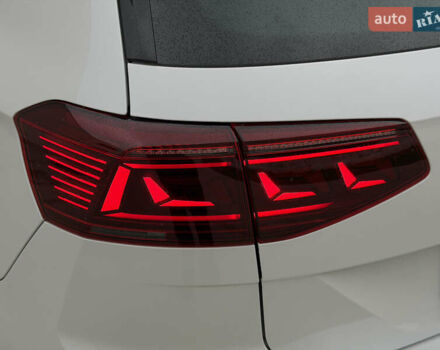 Белый Фольксваген Пассат, объемом двигателя 2 л и пробегом 196 тыс. км за 24999 $, фото 10 на Automoto.ua