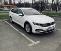 Белый Фольксваген Пассат, объемом двигателя 1.97 л и пробегом 177 тыс. км за 30000 $, фото 1 на Automoto.ua