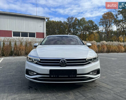 Белый Фольксваген Пассат, объемом двигателя 1.97 л и пробегом 168 тыс. км за 27349 $, фото 12 на Automoto.ua