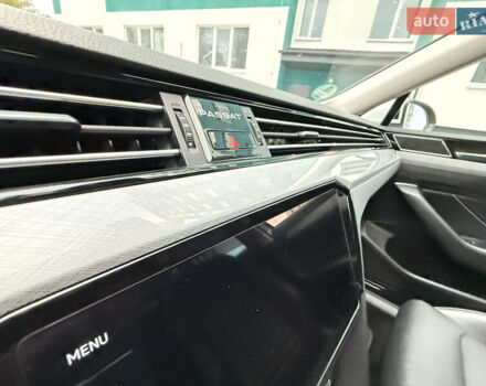 Белый Фольксваген Пассат, объемом двигателя 2 л и пробегом 205 тыс. км за 27500 $, фото 90 на Automoto.ua