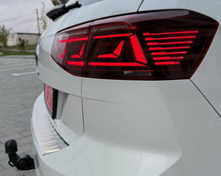 Белый Фольксваген Пассат, объемом двигателя 2 л и пробегом 205 тыс. км за 27500 $, фото 177 на Automoto.ua