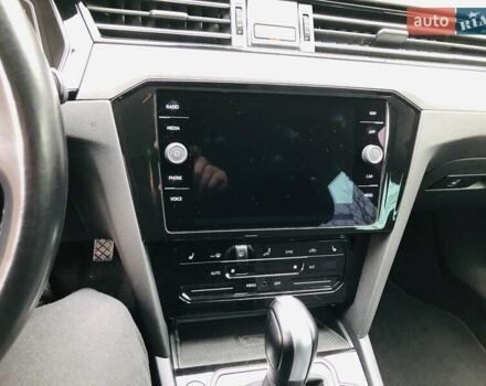 Белый Фольксваген Пассат, объемом двигателя 1.97 л и пробегом 235 тыс. км за 22800 $, фото 35 на Automoto.ua