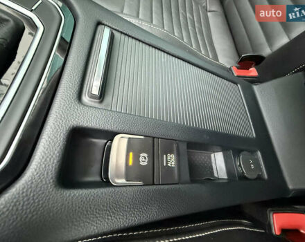 Белый Фольксваген Пассат, объемом двигателя 2 л и пробегом 205 тыс. км за 27500 $, фото 135 на Automoto.ua