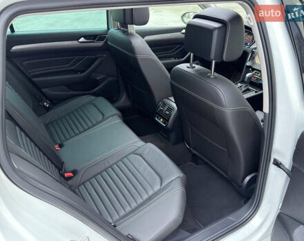 Білий Фольксваген Пассат, об'ємом двигуна 2 л та пробігом 156 тис. км за 26999 $, фото 38 на Automoto.ua