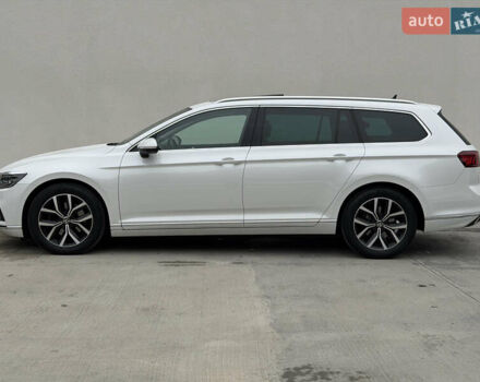 Белый Фольксваген Пассат, объемом двигателя 2 л и пробегом 196 тыс. км за 24999 $, фото 4 на Automoto.ua