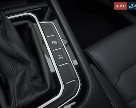 Білий Фольксваген Пассат, об'ємом двигуна 2 л та пробігом 156 тис. км за 26999 $, фото 27 на Automoto.ua