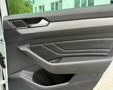 Белый Фольксваген Пассат, объемом двигателя 2 л и пробегом 205 тыс. км за 27500 $, фото 110 на Automoto.ua