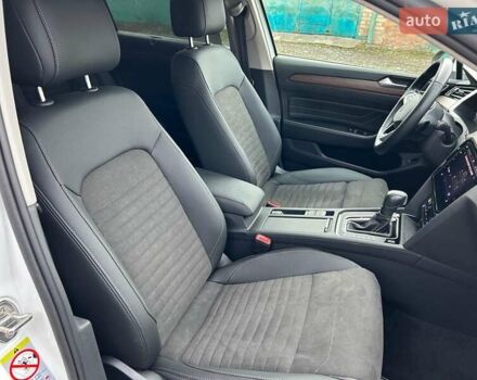 Белый Фольксваген Пассат, объемом двигателя 1.97 л и пробегом 215 тыс. км за 24500 $, фото 45 на Automoto.ua