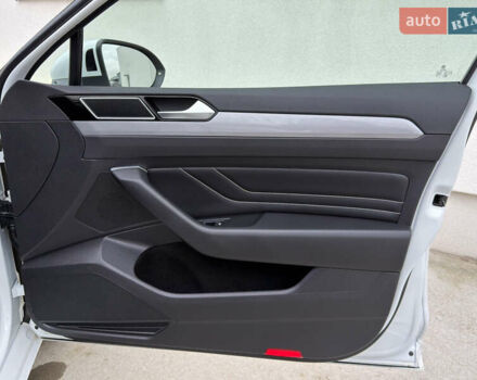 Білий Фольксваген Пассат, об'ємом двигуна 2 л та пробігом 156 тис. км за 26999 $, фото 41 на Automoto.ua