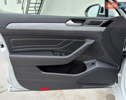 Білий Фольксваген Пассат, об'ємом двигуна 2 л та пробігом 156 тис. км за 26999 $, фото 29 на Automoto.ua