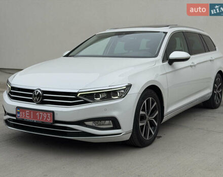 Белый Фольксваген Пассат, объемом двигателя 2 л и пробегом 196 тыс. км за 24999 $, фото 3 на Automoto.ua