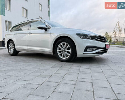 Белый Фольксваген Пассат, объемом двигателя 2 л и пробегом 205 тыс. км за 27500 $, фото 42 на Automoto.ua