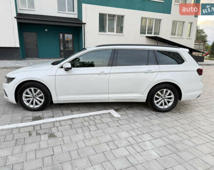 Белый Фольксваген Пассат, объемом двигателя 2 л и пробегом 205 тыс. км за 27500 $, фото 12 на Automoto.ua