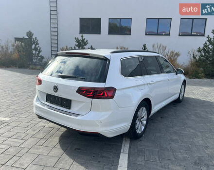 Белый Фольксваген Пассат, объемом двигателя 1.97 л и пробегом 168 тыс. км за 27349 $, фото 8 на Automoto.ua