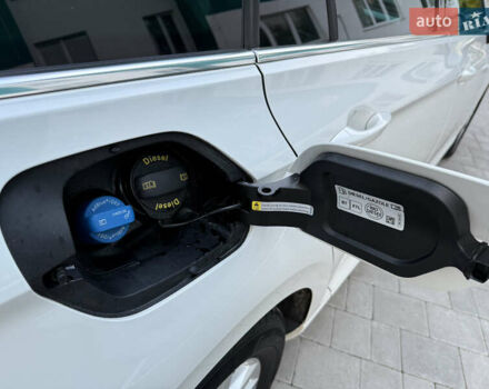 Белый Фольксваген Пассат, объемом двигателя 2 л и пробегом 205 тыс. км за 27500 $, фото 36 на Automoto.ua