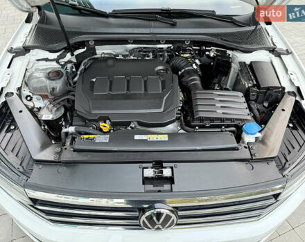 Белый Фольксваген Пассат, объемом двигателя 2 л и пробегом 205 тыс. км за 27500 $, фото 62 на Automoto.ua