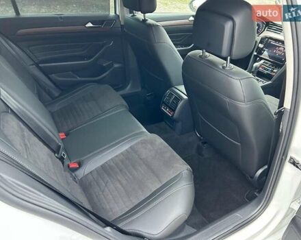 Белый Фольксваген Пассат, объемом двигателя 1.97 л и пробегом 215 тыс. км за 24500 $, фото 41 на Automoto.ua