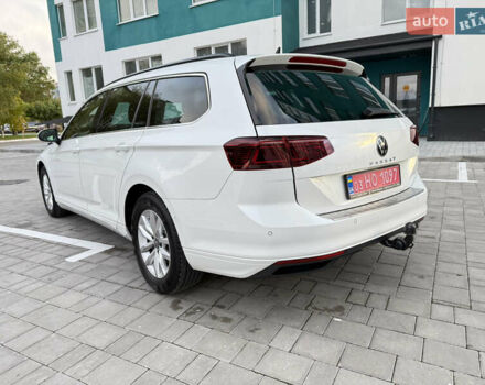 Белый Фольксваген Пассат, объемом двигателя 2 л и пробегом 205 тыс. км за 27500 $, фото 17 на Automoto.ua