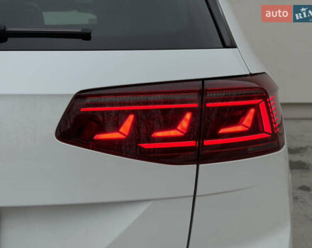 Білий Фольксваген Пассат, об'ємом двигуна 2 л та пробігом 156 тис. км за 26999 $, фото 9 на Automoto.ua