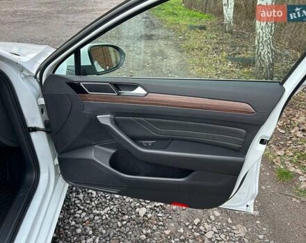 Белый Фольксваген Пассат, объемом двигателя 1.97 л и пробегом 215 тыс. км за 24500 $, фото 43 на Automoto.ua