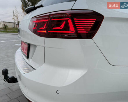 Белый Фольксваген Пассат, объемом двигателя 2 л и пробегом 205 тыс. км за 27500 $, фото 178 на Automoto.ua