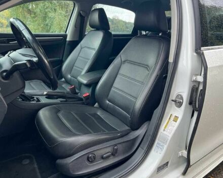 Фольксваген Пассат 2017 в Киеве на Automoto.ua Белый Фольксваген Пассат, объемом двигателя 0 л и пробегом 98 тыс. км за 9700 $, фото 10 на Automoto.ua