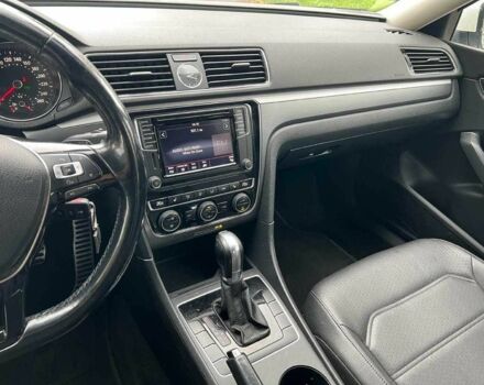 Фольксваген Пассат 2017 в Киеве на Automoto.ua Белый Фольксваген Пассат, объемом двигателя 0 л и пробегом 98 тыс. км за 9700 $, фото 11 на Automoto.ua