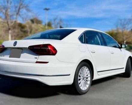 Белый Фольксваген Пассат, объемом двигателя 0 л и пробегом 130 тыс. км за 7800 $, фото 4 на Automoto.ua