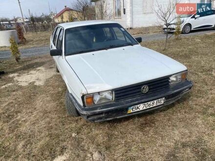 Фольксваген Пассат 1985 в Рокитное на Automoto.ua Белый Фольксваген Пассат, объемом двигателя 1.59 л и пробегом 340 тыс. км за 900 $, фото 1 на Automoto.ua