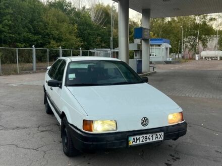 Фольксваген Пассат 1988 в Житомире на Automoto.ua Белый Фольксваген Пассат, объемом двигателя 1.8 л и пробегом 200 тыс. км за 850 $, фото 1 на Automoto.ua
