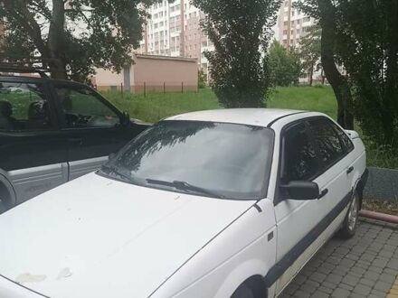 Белый Фольксваген Пассат, объемом двигателя 1.78 л и пробегом 300 тыс. км за 1450 $, фото 1 на Automoto.ua