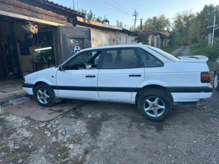 Фольксваген Пассат 1988 в Чугуеве на Automoto.ua Белый Фольксваген Пассат, объемом двигателя 1.8 л и пробегом 457 тыс. км за 1699 $, фото 1 на Automoto.ua