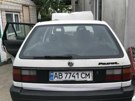 Фольксваген Пассат 1988 в Погребище на Automoto.ua Белый Фольксваген Пассат, объемом двигателя 1.8 л и пробегом 300 тыс. км за 800 $, фото 1 на Automoto.ua