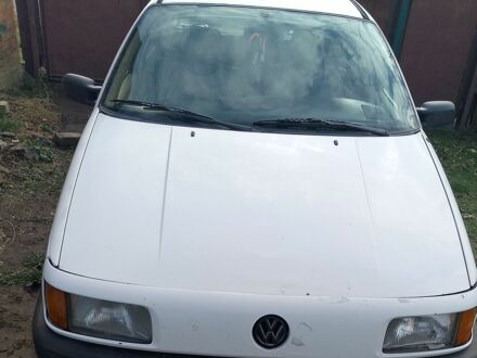 Белый Фольксваген Пассат, объемом двигателя 1.8 л и пробегом 440 тыс. км за 1000 $, фото 1 на Automoto.ua