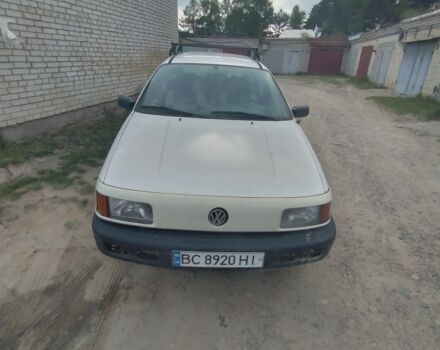 Белый Фольксваген Пассат, объемом двигателя 1.6 л и пробегом 350 тыс. км за 1000 $, фото 1 на Automoto.ua