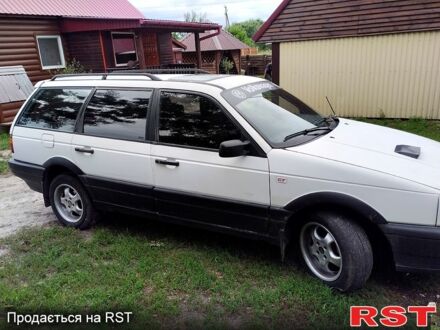 Білий Фольксваген Пассат, об'ємом двигуна 2 л та пробігом 0 тис. км за 2000 $, фото 1 на Automoto.ua