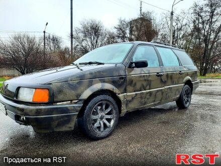 Фольксваген Пассат 1989 у Дніпро (Дніпропетровську) на Automoto.ua Білий Фольксваген Пассат, об'ємом двигуна 18 л та пробігом 274 тис. км за 1000 $, фото 1 на Automoto.ua