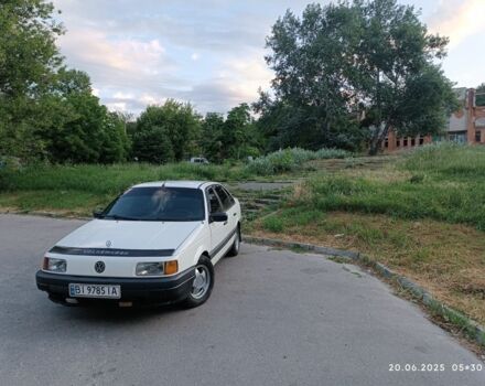 Белый Фольксваген Пассат, объемом двигателя 1.8 л и пробегом 400 тыс. км за 900 $, фото 1 на Automoto.ua