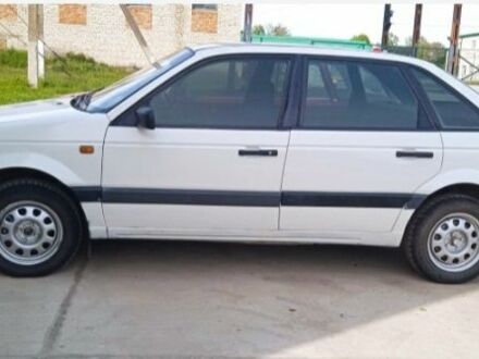 Белый Фольксваген Пассат, объемом двигателя 1 л и пробегом 460 тыс. км за 110 $, фото 1 на Automoto.ua