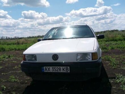 Фольксваген Пассат 1989 в Дружковке на Automoto.ua Белый Фольксваген Пассат, объемом двигателя 0 л и пробегом 300 тыс. км за 1448 $, фото 1 на Automoto.ua