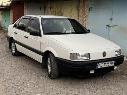 Белый Фольксваген Пассат, объемом двигателя 1.8 л и пробегом 437 тыс. км за 2650 $, фото 1 на Automoto.ua